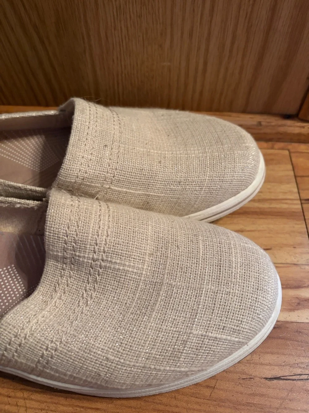 Clarks Cloudsteppers vegan slip on metallic linen sneakers flats Size 9-1/2 EUC